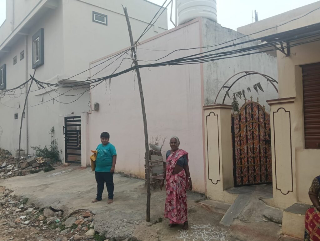 విద్యుత్ అధికారులు ఉన్నారా ? ఉంటే ఎక్కడ పోయారు?