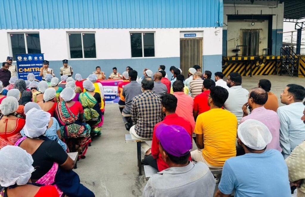 సైబర్ నేరాలపై అప్రమత్తంగా ఉండాలి.. లేకపోతే అంతే సంగతులు..!